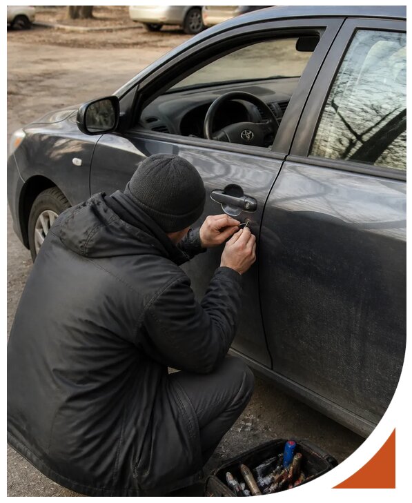 Профессиональное вскрытие автомобиля Тойота без повреждений в Геленджике